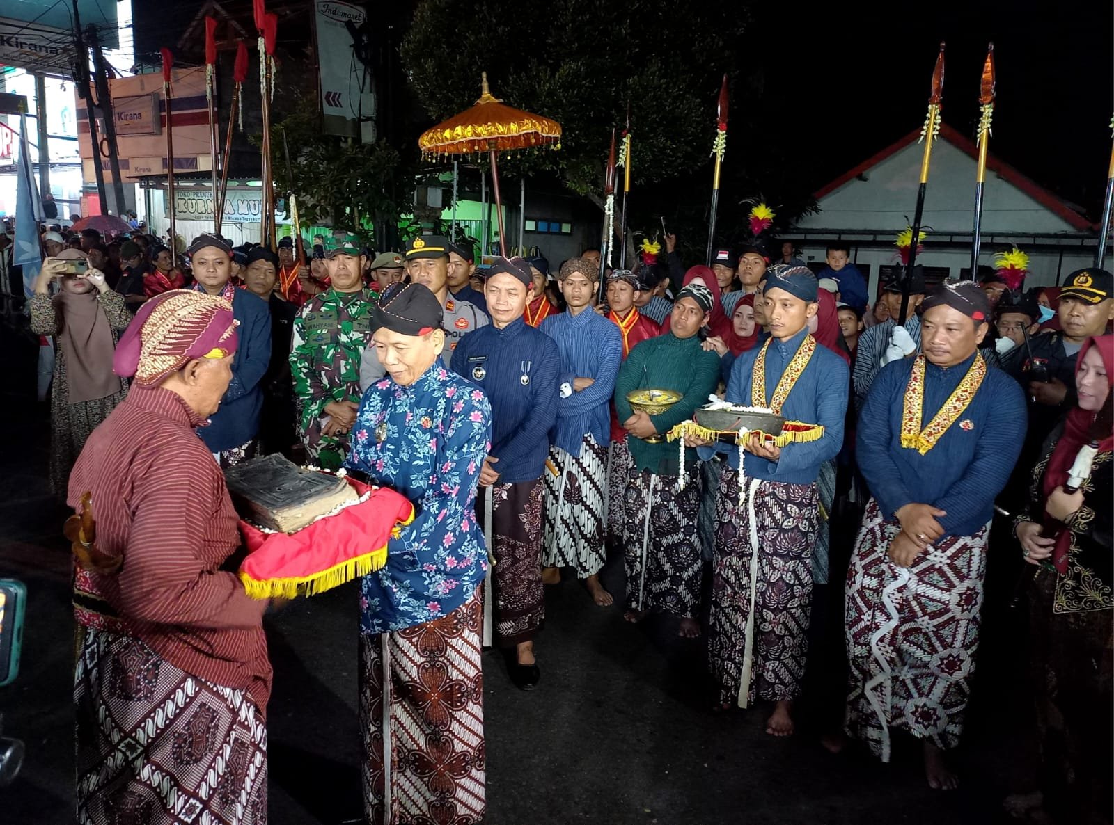 Gambar Tradisi